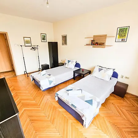 Square Apartman *