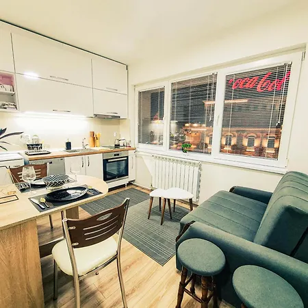 Square Apartman *